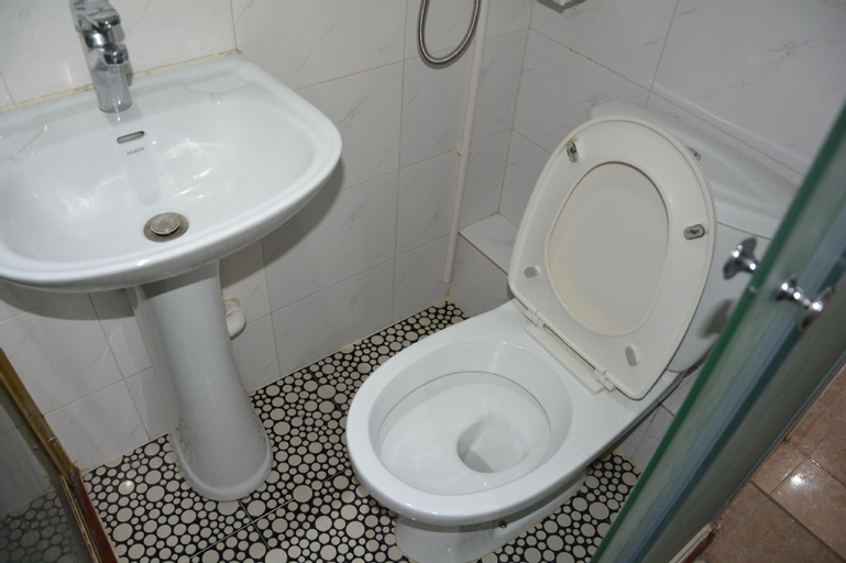 Bathroom 9