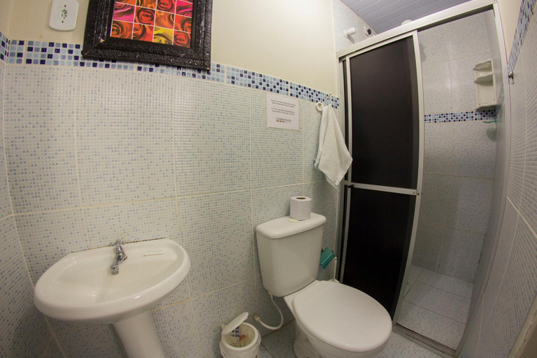 Bathroom 5, Cosmopolitan Hostel, Recife