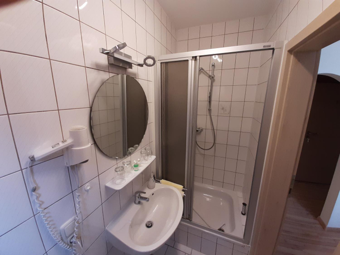 Others 5, Gasthaus zur Linde, Ansbach