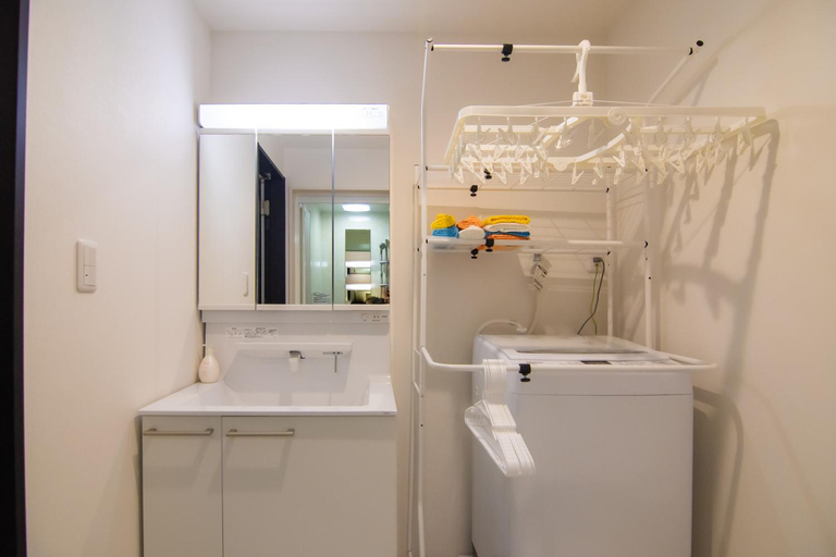Bathroom 2, Converter Honhaneda, Ōta