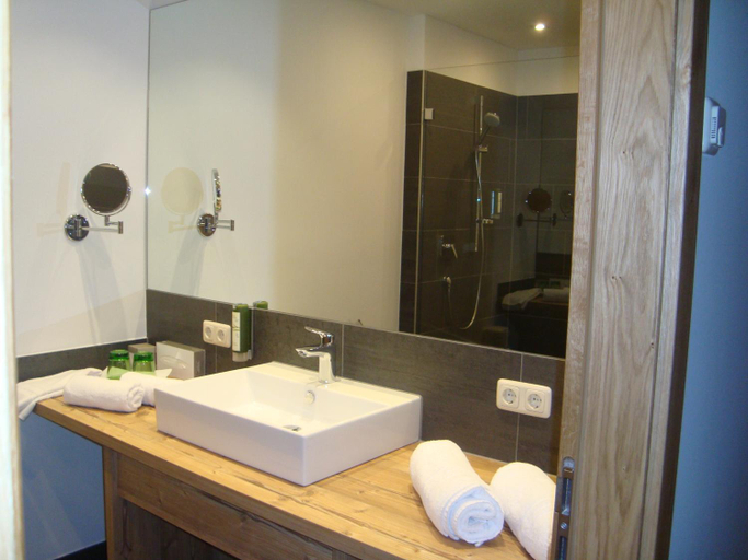 Bathroom 3, Hotel Franzlhof, Kufstein
