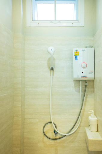 Bathroom 5, Dorm of Happiness by Tharaburi, Muang Sukhothai