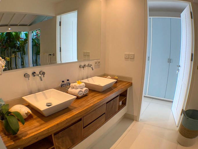 Bathroom 3, Villa Royal Canggu Walking Distance to Beach, Badung