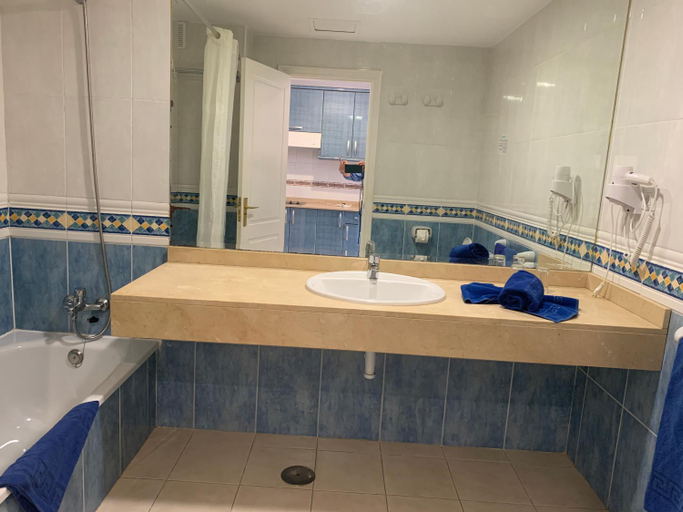 Bathroom, Apartamentos Corralejo Playa Oasis, Las Palmas