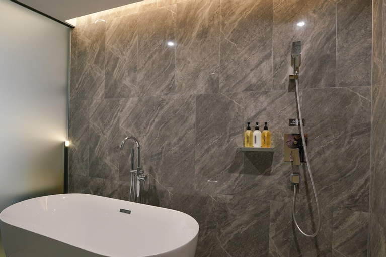 Bathroom 8
