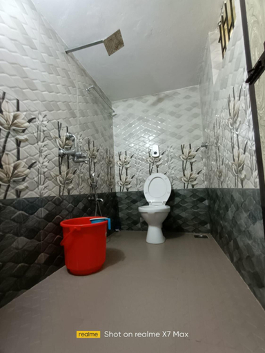 Bathroom 2, palolem sunrise apartment , South Goa