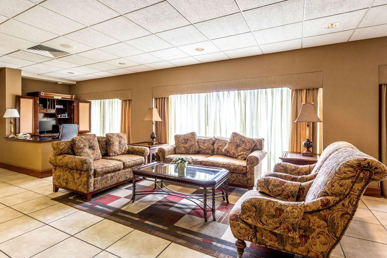 Public Area 3, Quality Inn Union City US 51, Obion