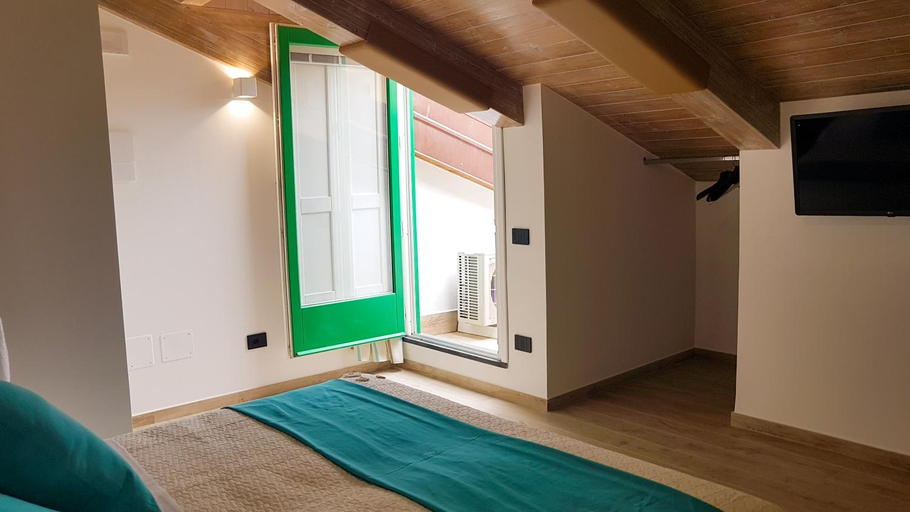 Bedroom, Duomo Attic (rooms), Salerno