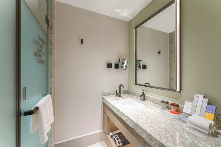 Bathroom 3, THE MUSTEL HOTEL CHONGQING. HONGYADONG, Chongqing