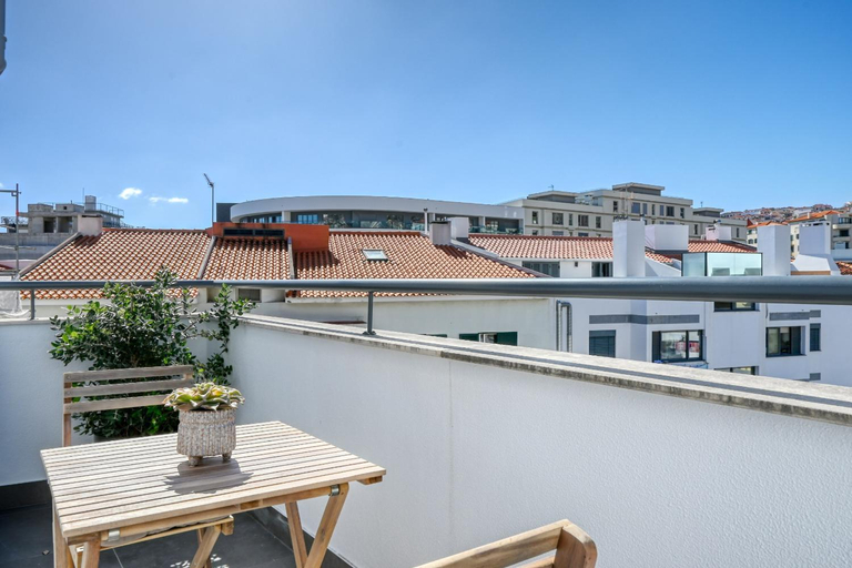 Others 3, Beco Santa Emilia 4O, a Home in Madeira, Funchal