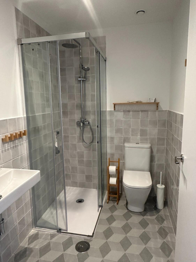 Bathroom 3, Hotel Cangas de Onis Center, Asturias