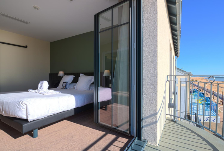 Bedroom, Les Flots - Hotel et Restaurant face a l'ocean - Chatelaillon-Plage, Charente-Maritime