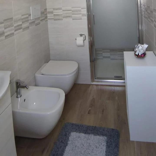 Others 4, B&B CASETTA 42, Verona