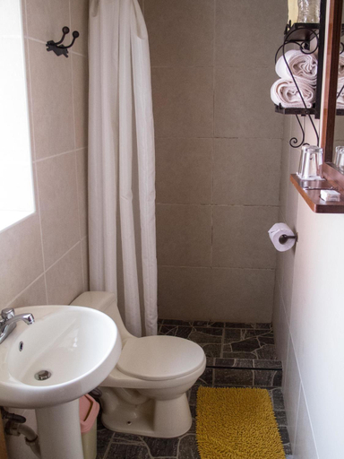 Bathroom 4, Pisac Inn, Calca