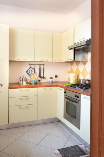 Others 4, Residence Yellow, Rimini