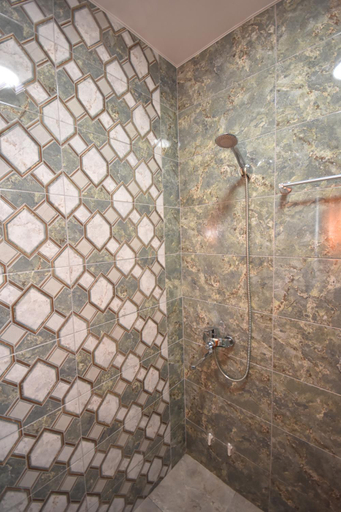 Bathroom 3, Hotel & Restaurant Sokhumi, Zugdidi