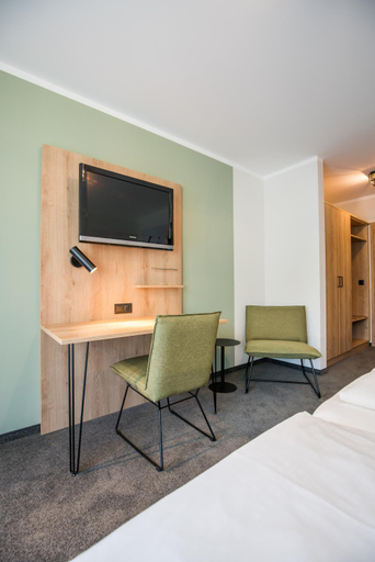 Bedroom 2, Hotel Schwan, Bayreuth