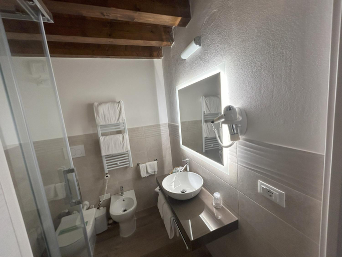 Bathroom 3, La casetta, Padua