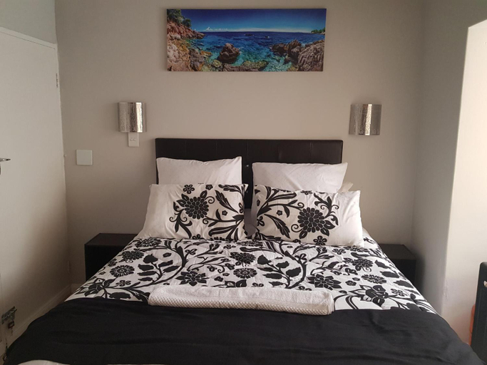 Others 3, Emma's BNB, Ekurhuleni