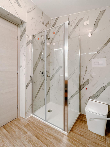 Bathroom 7