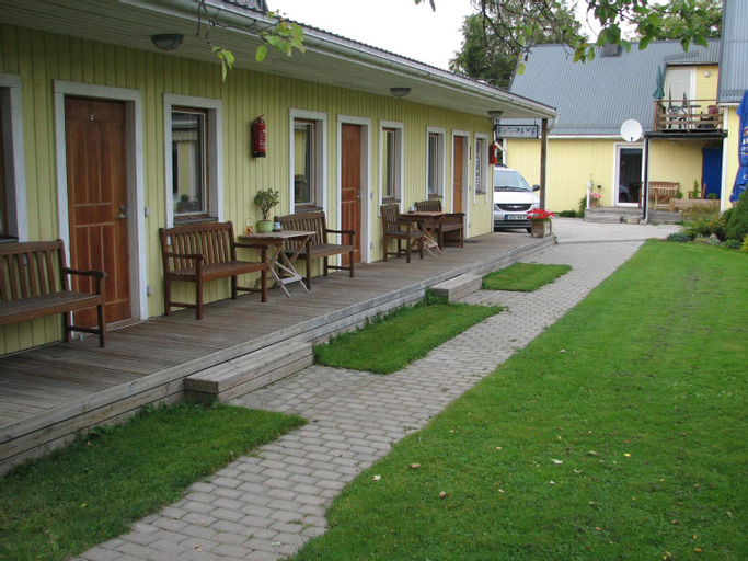 Exterior 4