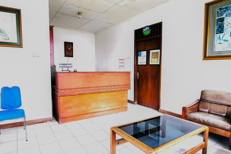 Public Area, RedDoorz near Pasar Cipanas, Cianjur