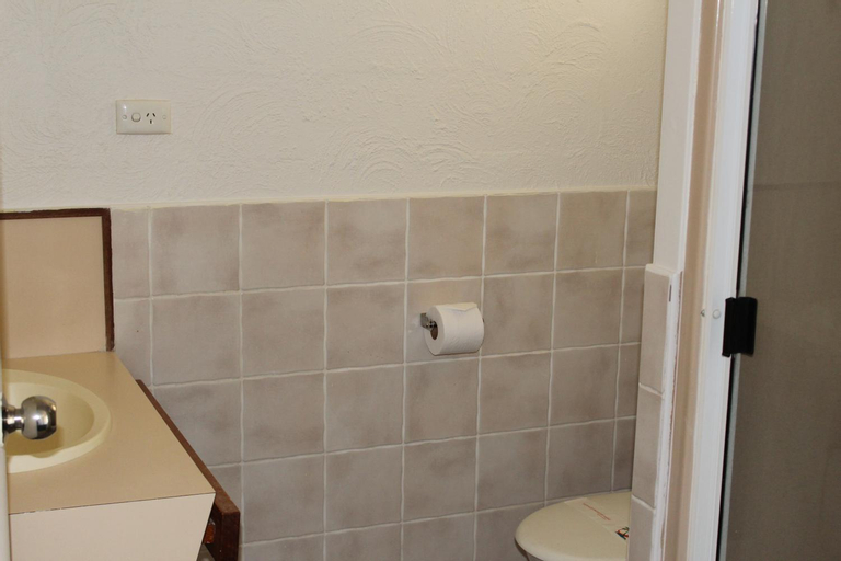 Bedroom 3, Sun Plaza Motel - Mackay, Mackay - Pt A