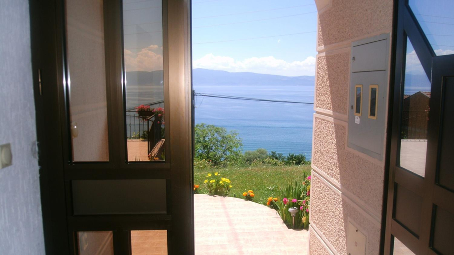 Others 3, Villa Novak