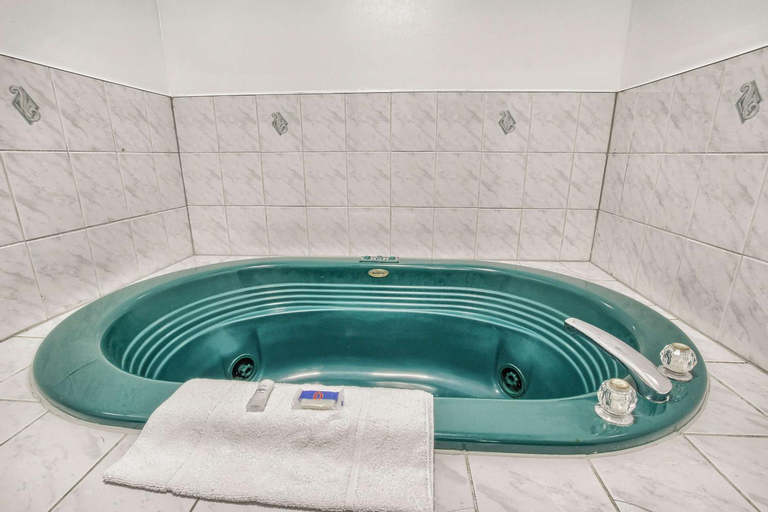 Bathroom 4