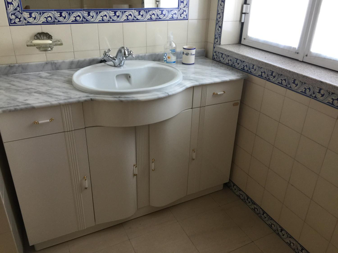 Bathroom 1, A Casa da Celeste, Mangualde