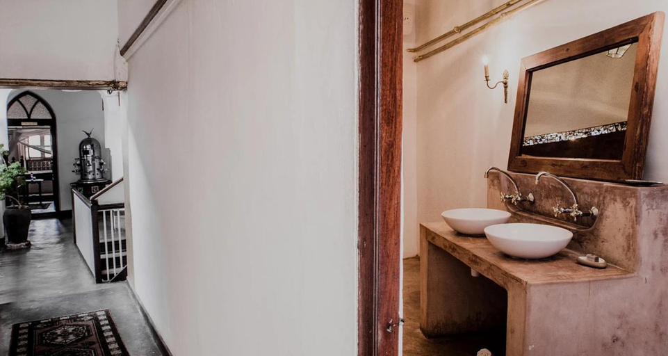 Bathroom, Zanzibar Coffee House, Mjini