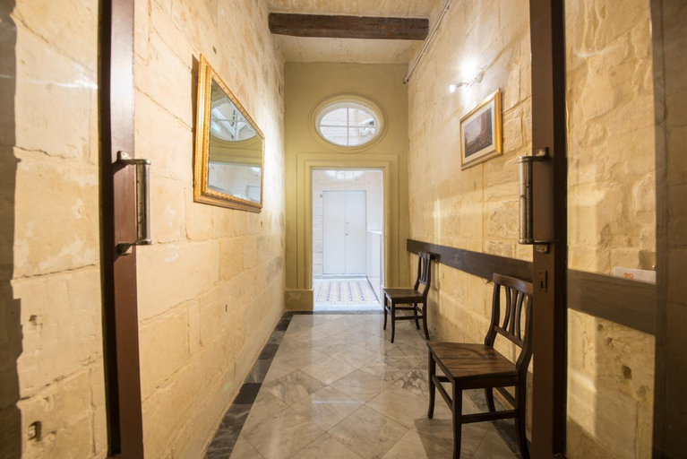 Others 5, Casa Lapira