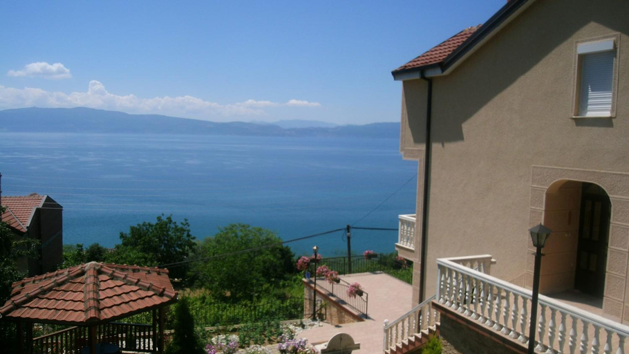 Others 5, Villa Novak