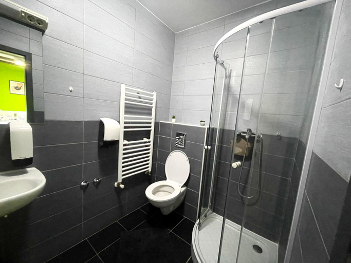 Bathroom 2, Das Hostel Rijeka, Rijeka