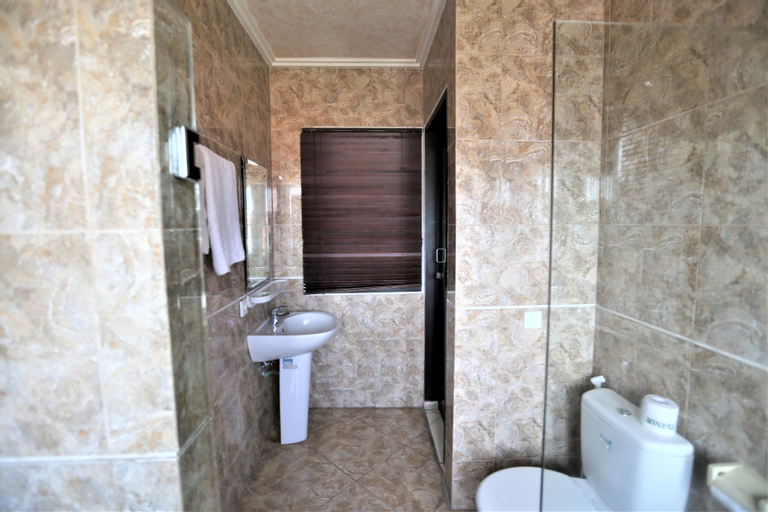 Bathroom 23
