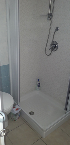 Bathroom 5, Tanoelvira, Syracuse
