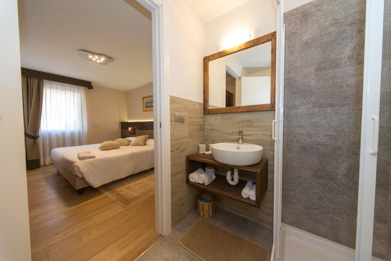 Bathroom 2, La Vigne de Papagran, Aosta