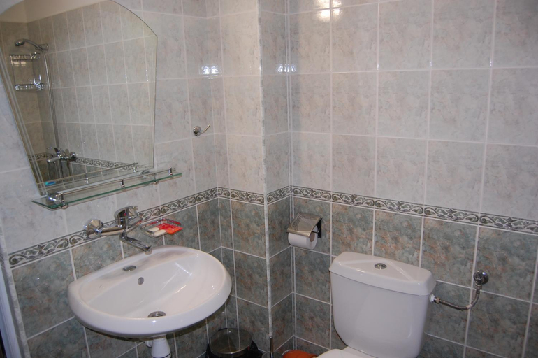 Bathroom 2, Guest Rooms Biju, Tryavna