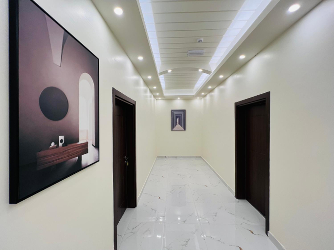 Others 5, Falcon Grand Hotel, Sur