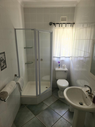 Shower 3, Fairy-Tern Chalets Cerf Island