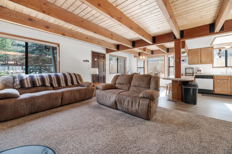 Others, 5 Kern's Kabin - Charming two-story cabin within walking distance to Bear Mountain!, San Bernardino