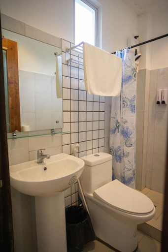 Bathroom 2, Siman Panglao, Panglao