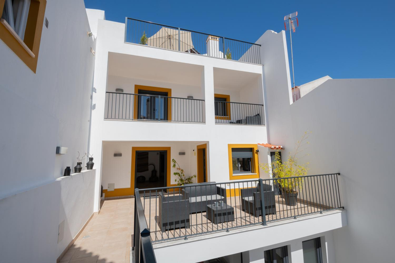 Exterior 6