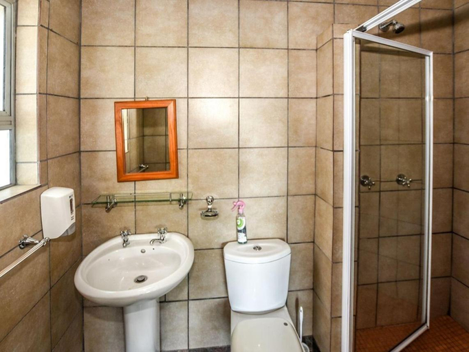 Others 5, Ingwe Guesthouse, Ehlanzeni