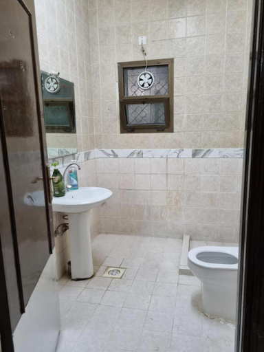 Bathroom 2, Budget Hostel Rooms, Al Ain