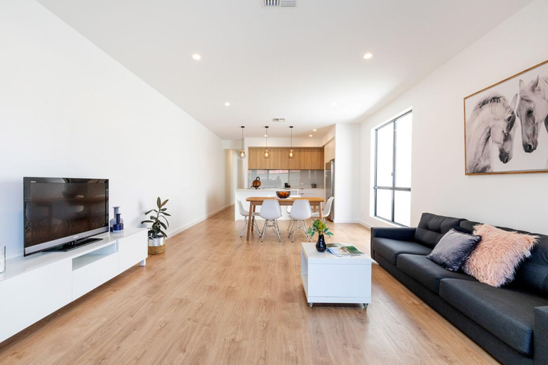 Others 4, Luxury private ensuite room close to Airport,City, Genelg Beach, Adelaide