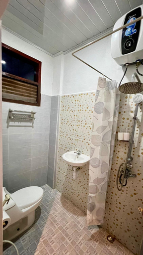 Bathroom 7