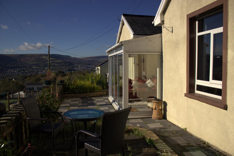 Facilities 3, Penybryn Cottages, Merthyr Tydfil