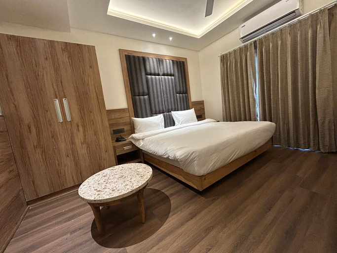Bedroom 2, Click Inn Express, Dehradun