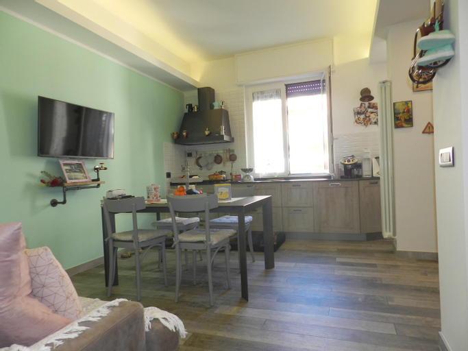 Others 4, Casa Sissi, Savona